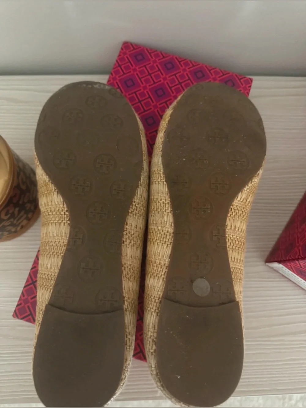 Tory Burch Flats: CHELSEA BALLET-PRINT HAIRCALF/GROSGRAIN Raffia